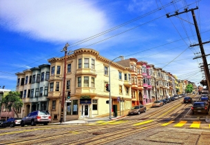 武漢青年旅館打造文化墻，助力“說走就走”的旅行夢