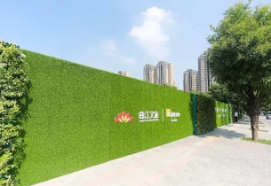 人工草皮施工圍擋的特點及規格